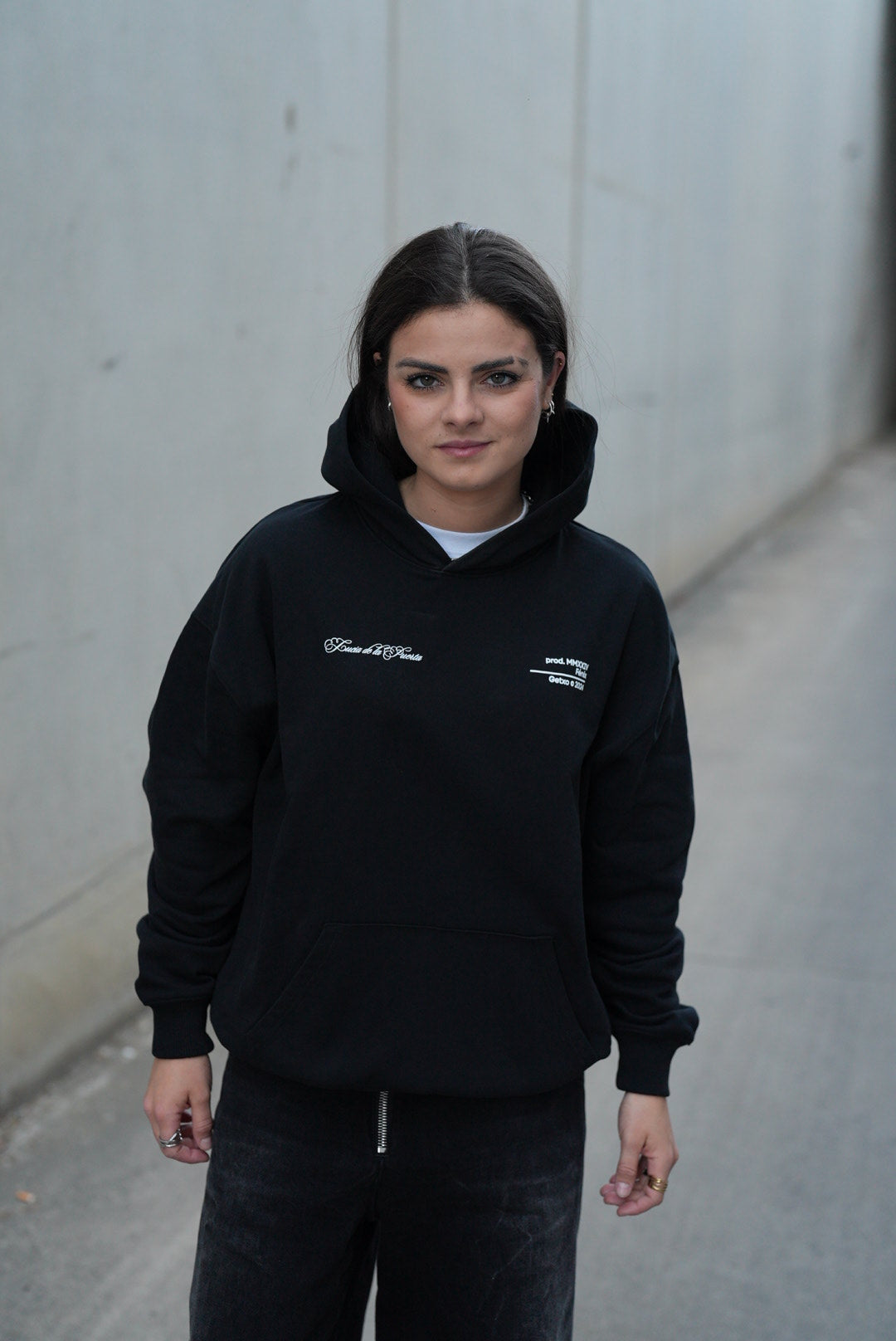 HOODIE LUCIA DE LA PUERTA "BELIEVE IN YOUR DREAMS"